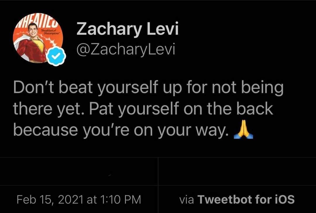 ザッカリー・リーヴァイのインスタグラム：「I’ve learned an awful lot in therapy. And sometimes those lessons are hard to hold onto. Though your eyes have been opened to more significant truth, it is hard to trust it as your past programming wants to pull you back down into believing the lie and darkness that you are battling in the first place.   This is one of those lessons. No matter how many times I’ve been taught, guided, enlightened, and encouraged to stop judging myself so harshly for not living up to impossible expectations that I alone am holding myself to, I continue to struggle with it. Possibly more than any other thing in my life. Our parents, or family, or friends, or society may well begin the cycle of judgement in our lives, but we are the only one’s responsible or capable of fixing it deep within ourselves.   If you’re out there right now, and feel like you’re failing life, know that you’re not alone. By this point in human history and modern society we have constructed such a massive system or pressure that comes at us from all sides. In order to feel like we have any true worth at all we feel compelled to consume and collect material goods to display to those around us in an attempt for their validation. And we must work ourselves into early graves in order to make enough money to collect and consume in the first place. So the pressure continues, and our self criticism continues.   I think we need to have a big rethink on what’s really important in life. In this world. For all of our futures. And in the meantime, give yourself and others a break. As hard as it may seem to believe, everyone is doing their best. Everyone. We were all just given different instructions on how to do it as we’ve all grown in this life. Lead in love. Love in light. 🙌」