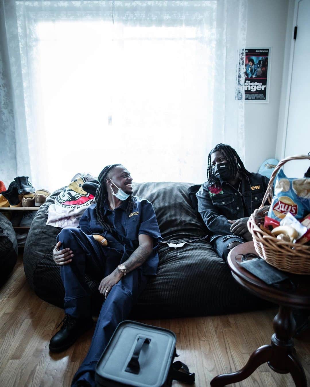 テイラー・ジェームスのインスタグラム：「@drewhouse 🤟🏿🤟🏿 @wetheband   📸: @rorykramer」