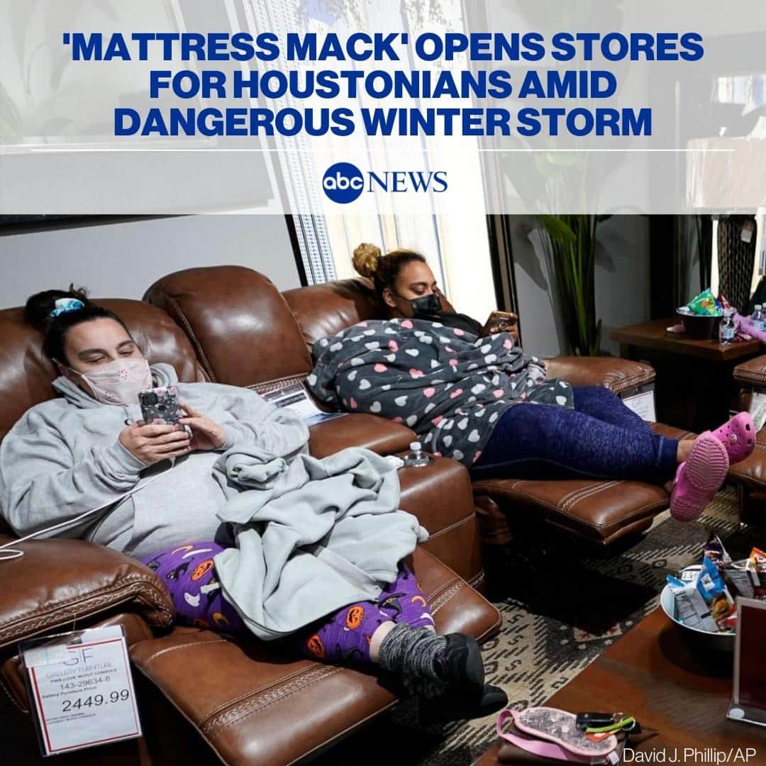 ABC Newsさんのインスタグラム写真 - (ABC NewsInstagram)「As winter weather pummels Texas with snow, ice and freezing temperatures, Houston furniture store owner "Mattress Mack" is opening his doors to those in need once more. MORE AT LINK IN BIO.」2月17日 6時44分 - abcnews