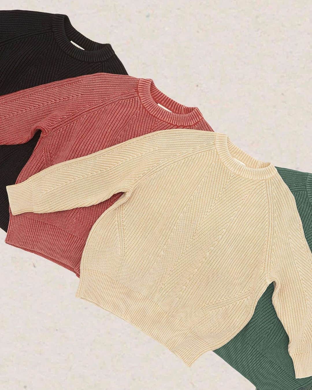 デミリーさんのインスタグラム写真 - (デミリーInstagram)「Shop brand new colorways of our classic Chelsea Sweater over at our online shop 🤍 #linkinbio #chelsea #knitwear #resort #sweaterweather」2月17日 6時48分 - demyleeny