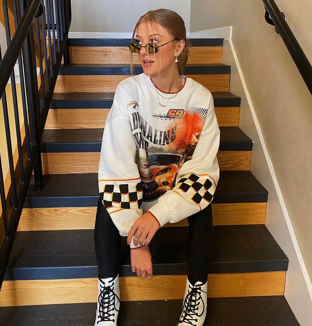 ペイジュ・ハイランドのインスタグラム：「Keep up 🏁  @adikastyle」