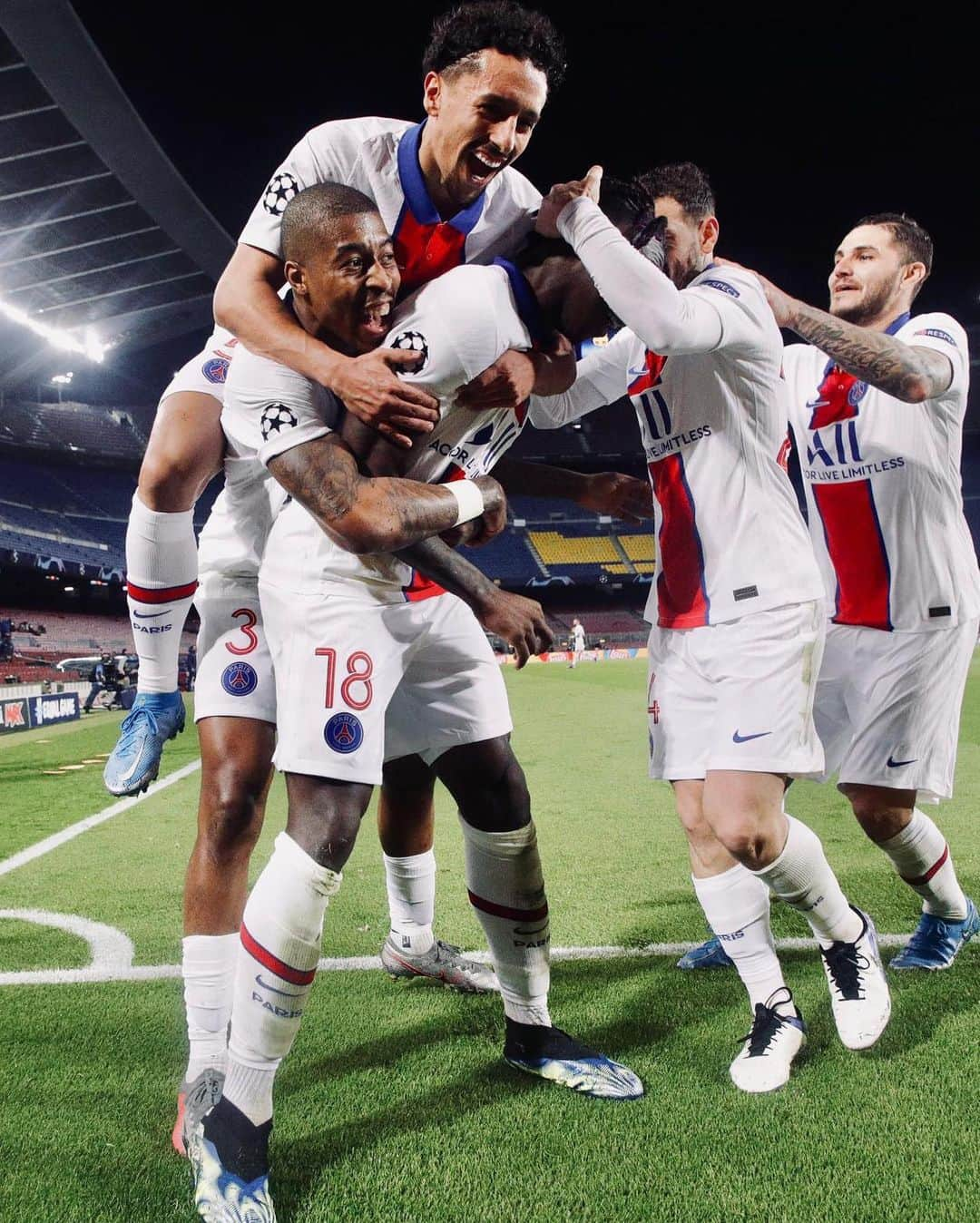 プレスネル・キンペンベさんのインスタグラム写真 - (プレスネル・キンペンベInstagram)「Half-Time ⏳🔴🔵 #LAFORCE」2月17日 7時09分 - kimpembe3