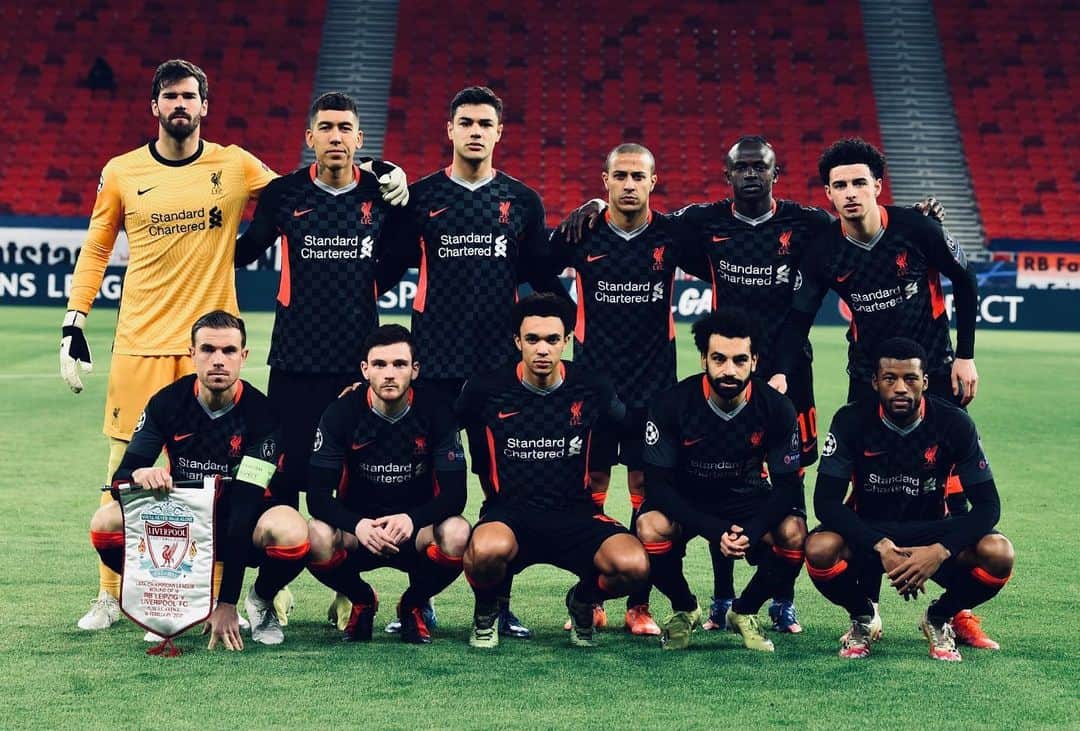 ティアゴ・アルカンタラのインスタグラム：「unity is strength 💪🏾 #YNWA」