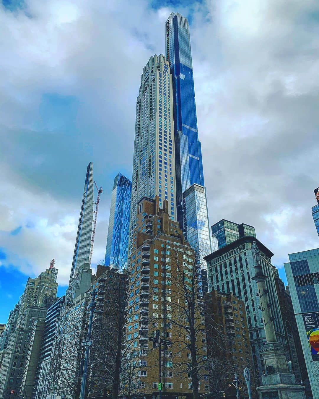JULIEN D'YSのインスタグラム：「Beautiful New York ,The past the futur #colombuscircle #newyork#hope#february16.2021 #towers mirrors  and stones #diamonds 💎💎💎💎💎💎💎💙#gratteciel 🌟」