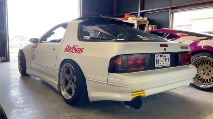 スティーブのインスタグラム：「3 naturally aspirated cars.. a rotary RX-7, a L28 Nissan Skyline and a V8 Maserati.. which sounds best to your ears ?  Watch today’s new video on Steve’s POV for lots of enjoyable sounds from these 3 machines!! NA車が3台！ロータリーのRX-7、L型のハコスカ、V8のマセラティ！どの音が好みですか？ 本日の動画をチェックしてね♪♪♪！」