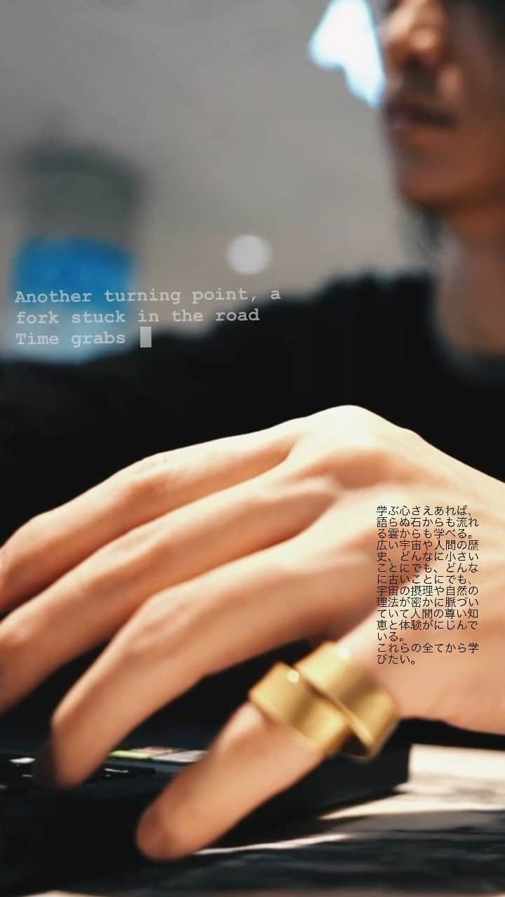 JOHNNYのインスタグラム：「学ぶ心さえあれば、語らぬ石からも流れる雲からも学べる。 広い宇宙や人間の歴史、どんなに小さいことにでも、どんなに古いことにでも、宇宙の摂理や自然の理法が密かに脈づいていて人間の尊い知恵と体験がにじんでいる。 これらの全てから学びたい。」
