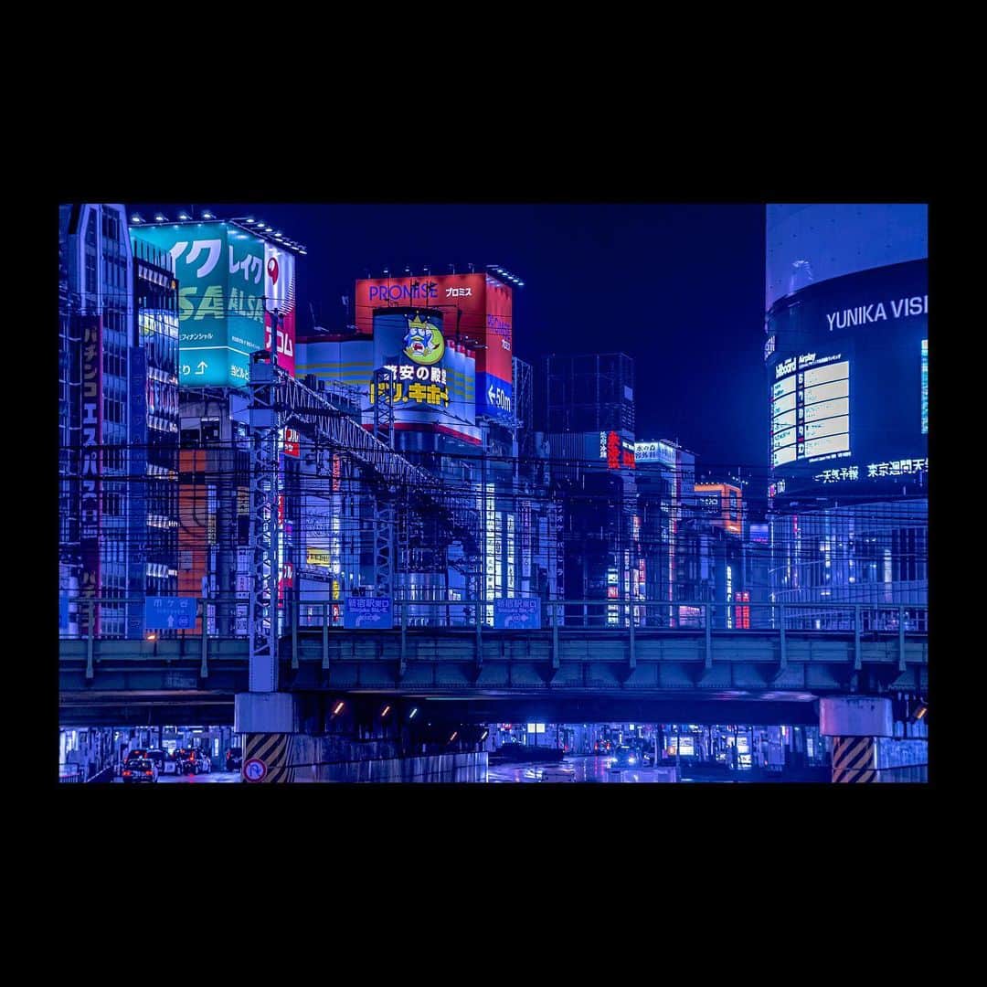 ホリーホック hollyhockさんのインスタグラム写真 - (ホリーホック hollyhockInstagram)「【写真スタジオホリーホック】 . ホリーホックに所属するフォトグラファーの作品紹介。 . . フォトグラファー：酒井　宏樹 . 【A_001&002】 □タイトル：Manpower JAPAN □テーマ：人間の労働力 . 【B_001&002】 □タイトル：Cyberpunk TOKYO □テーマ：1980年代SF . ホリーホックは店舗のスタジオにて宣材写真や物撮影、さらにはロケ撮影も可能です。 人物から建築物など、ご依頼に沿った撮影ができるフォトグラファーがいます。 . ぜひ色々ご相談ください！ . 個性あふれるフォトグラファーがたくさん所属していますので、あなたのお気に入りの写真を見つけてみてください！ . #ホリーホック」2月17日 8時07分 - photostudio_hollyhock