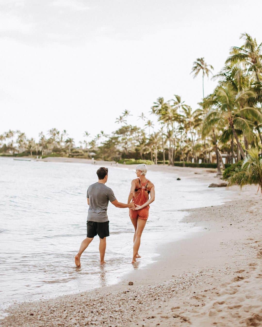 ハワイアン航空さんのインスタグラム写真 - (ハワイアン航空Instagram)「Daydreaming about your next Hawai‘i vacation? ☁✨😌 We want to be a part of your planning process! Click the link in our bio for our very own Hawai‘i Trip Planning Guide, where you can learn more about which island may fit your vacationing needs the best, the best time to visit and interesting things you should prepare for before coming. ✈️  📷 @hawaiihta」2月17日 8時08分 - hawaiianairlines