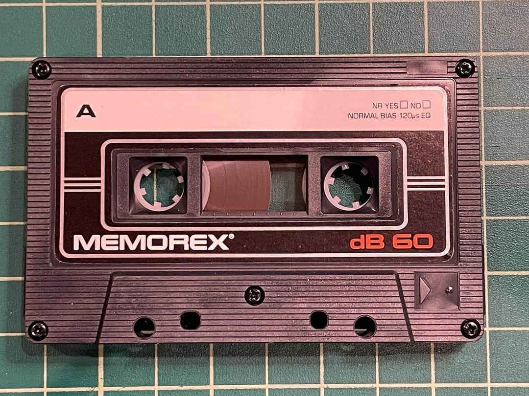 コリン・ハンクスのインスタグラム：「Gonna make a punk rock mixtape. What's the track list? GO!!!!」
