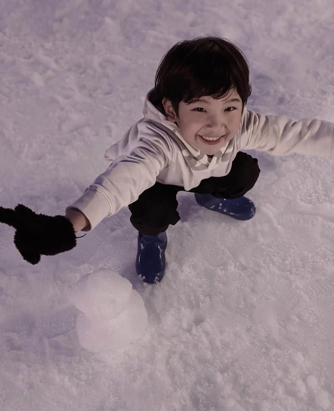 Icumi Oohamaさんのインスタグラム写真 - (Icumi OohamaInstagram)「☃️  今年もKateと雪遊び出来てよかった♪ 雪とプールが大好きな子っ」2月17日 8時14分 - icumi___