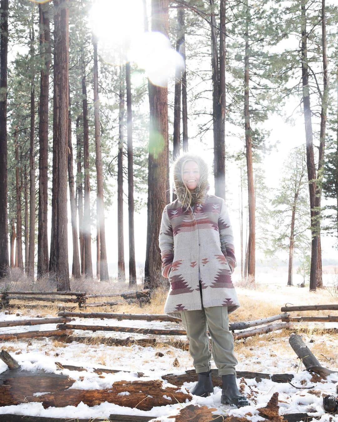 ジェイミー・アンダーソンさんのインスタグラム写真 - (ジェイミー・アンダーソンInstagram)「Some of my favorite trees in Tahoe! 🌲🙌☀️🌙   The energy in this forest located just beside the meadow and headwaters of Lake Tahoe is nothing short  of amazing! It’s where I spent a ton of time walking & “meadowtating” and just getting grounded between my busy schedule....  Nature is medicine! Look within and try to connect with Mother Nature for your healing remedies! 💙💙💙  - @ja.loves_   📷 @justlive / @terrysnydercreative ✨」2月17日 8時27分 - jamieanderson