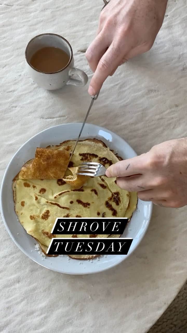 JO BAKERのインスタグラム：「P A N C A K E • D A Y  #shrovetuesday #pancakeday aka #crepes ... trying to find little joys.」