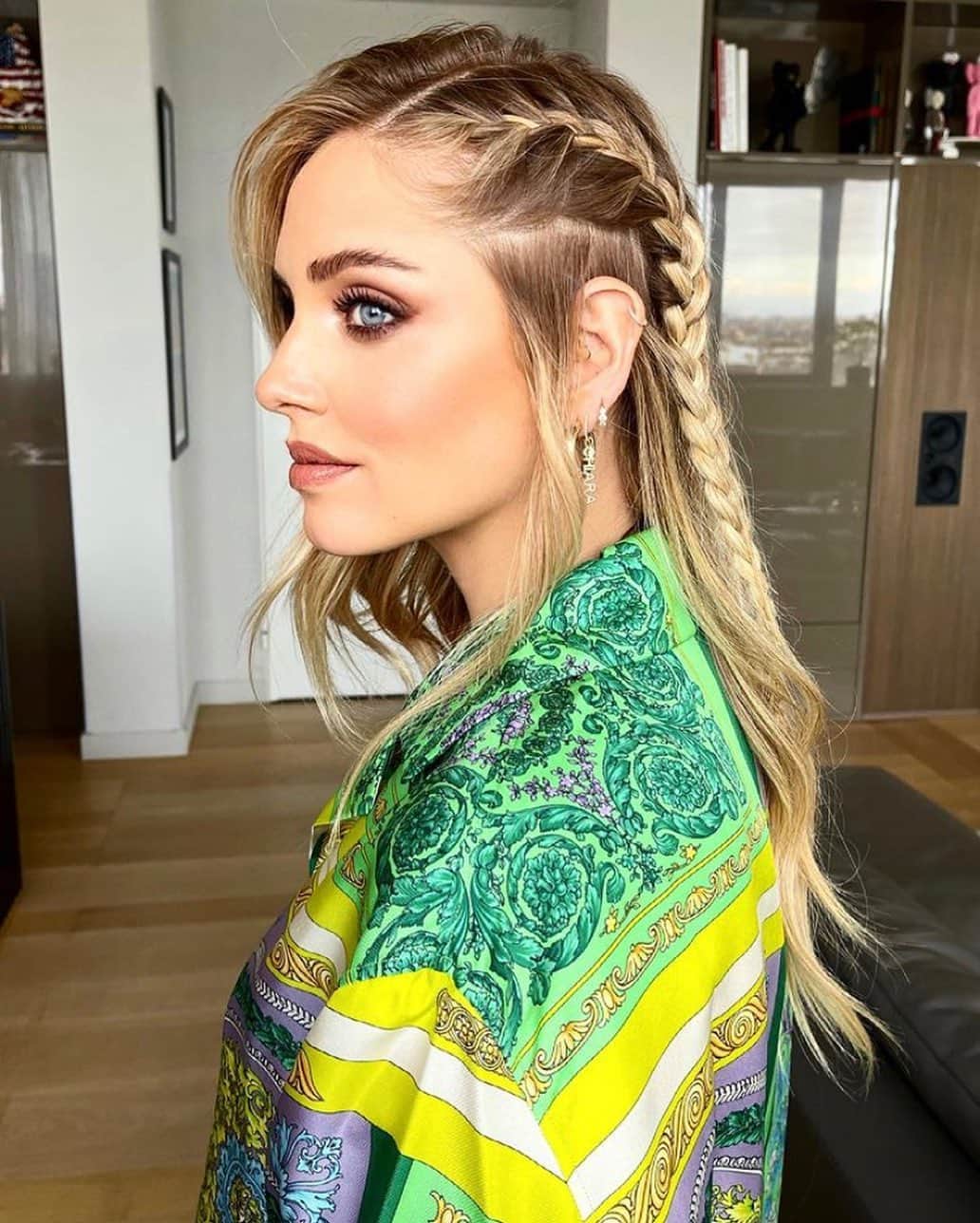 Blonde Saladさんのインスタグラム写真 - (Blonde SaladInstagram)「Hairstyle inspo by our muse @chiaraferragni 🍭 Do you love it as much as we do? #theblondesalad #hairstyle #chiaraferragni」2月17日 19時41分 - theblondesalad