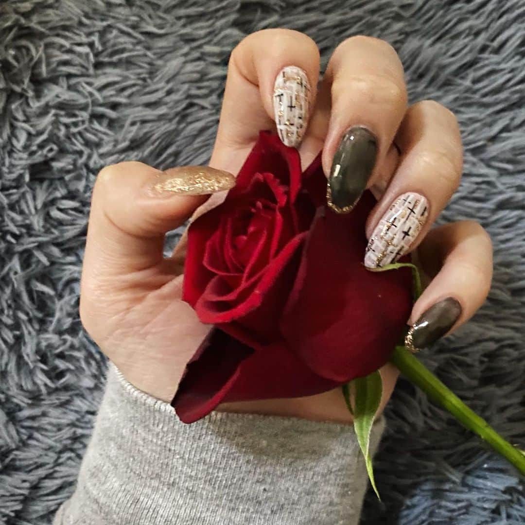 かれんのインスタグラム：「#selfnail」