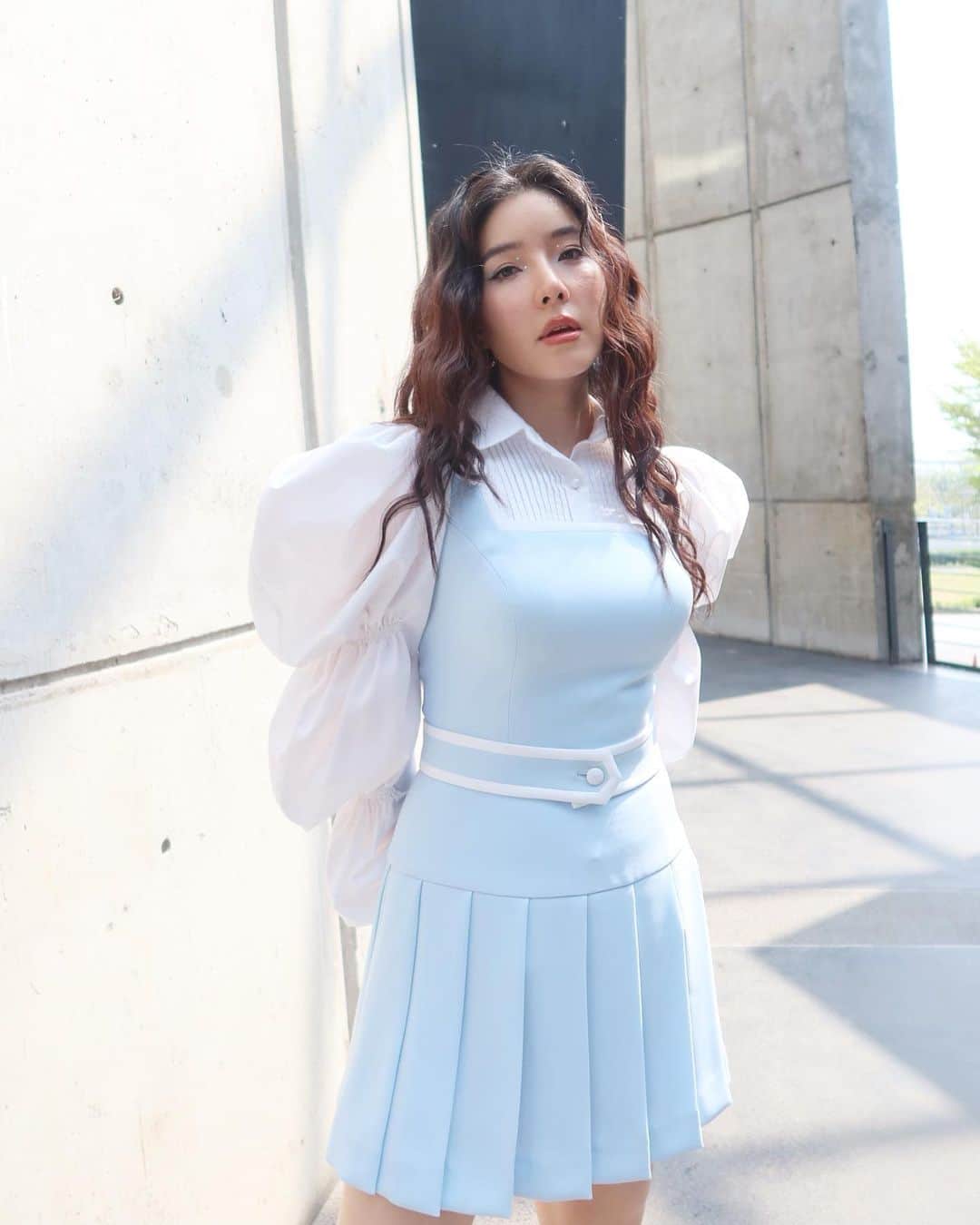 GYEON SEOのインスタグラム：「_* 💙🤍💙🤍 . . @reflexangela」