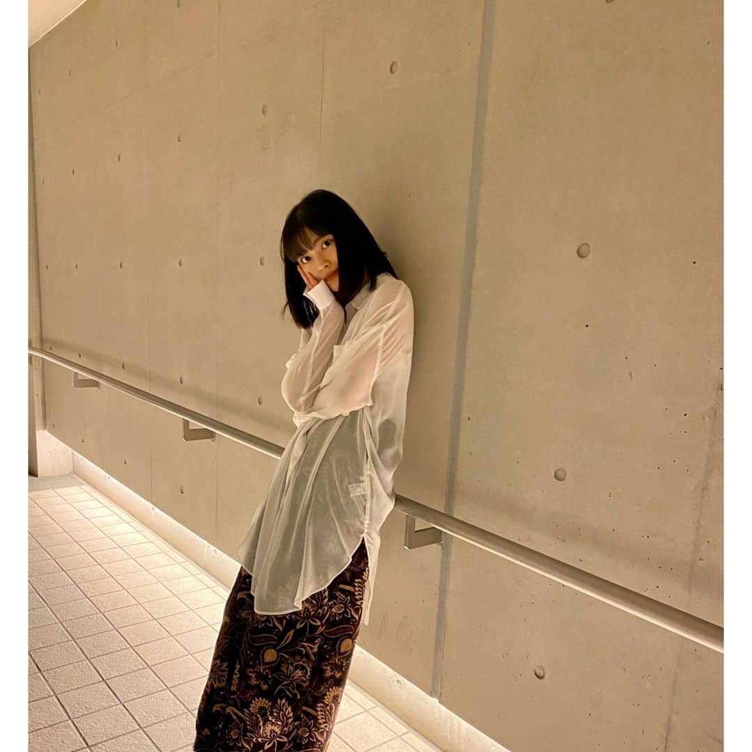 田中珠里さんのインスタグラム写真 - (田中珠里Instagram)「みなさん、なにしてます？  わたし少し髪の毛伸びてきました、、 #で？ #私服 #たなかしゅり」2月17日 18時17分 - shuritanaka_official