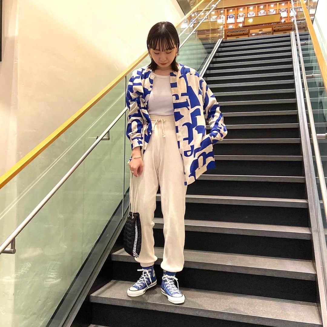 ビームス金沢さんのインスタグラム写真 - (ビームス金沢Instagram)「STAFF STYLING   #BEAMS#RayBEAMS#NEWELEGANT#ishikawa#kanazawa#japan#beams金沢#ootd#maturely#ビームス#レイビームス#石川#金沢#日本#ビームス金沢」2月17日 18時20分 - beams_kanazawa