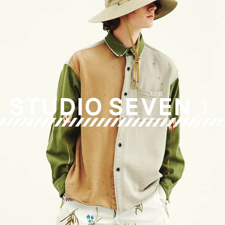 SEVENさんのインスタグラム写真 - (SEVENInstagram)「STUDIO SEVEN Spring-Summer 2021 is now available. #studioseven #ss21  French Terry Docking Shirt ¥24,200  旅からインスパイアされたSTUDIO SEVENの春夏コレクションが発売。オンラインサイトや旗艦店にてご覧下さい。」2月17日 18時26分 - seven.official