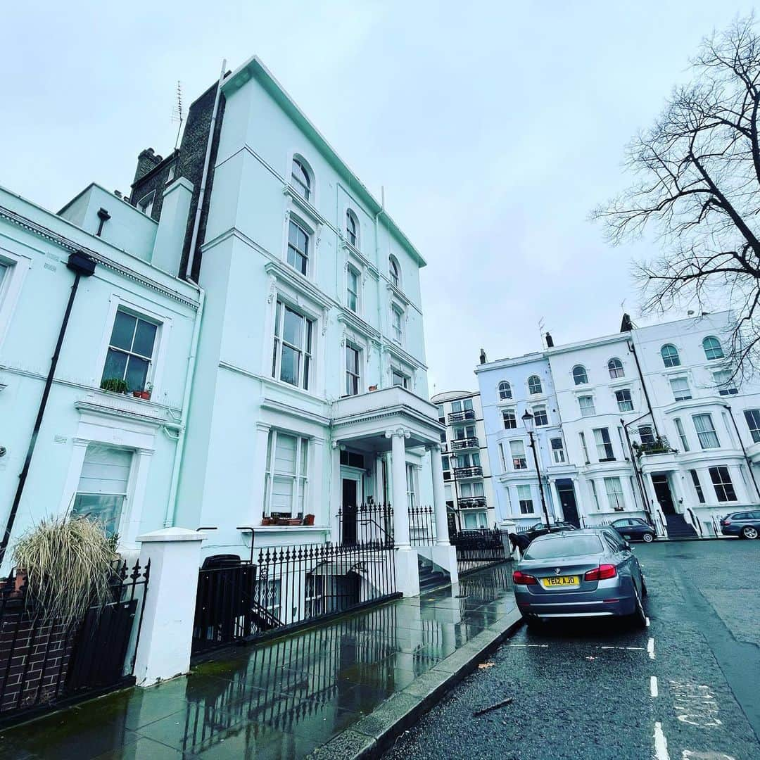 エドガー・ライトさんのインスタグラム写真 - (エドガー・ライトInstagram)「Name this movie location and the name of the character that lives there... (Answer was Mick Jagger as Turner in ‘Performance’ who lived at this house on Powis Square. First to get it right was @alex_schmidtty)」2月17日 18時41分 - edgarwright