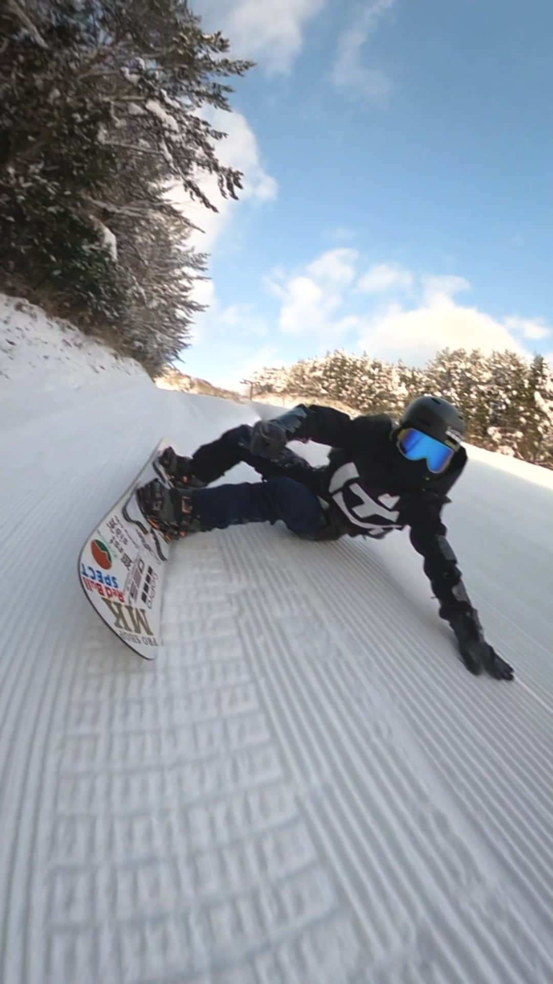 のインスタグラム：「#ExtremeCarving を @koyo_ishida  が披露 🏂🔥 #GoProMAX で撮影 🎥  そしてGoProSnow チャレンジ開催中！ ❄️ GoPro で撮影したスノーコンテンツを大募集。フォト・ビデオを #GoProアワード に応募すればビデオは $500、フォトは $200 をゲットできるかも！？💰 GoPro.com/Awards で応募しよう！  そして Instagramではもう一つのGoProSnowチャレンジを開催。 #GoProSnow + #GoProJP がタグ付けされた日本国内のGoPro作品の中からベストビデオには #GoProMAX 、ベストフォトには #GoProHERO9 Black を贈呈。今すぐ参加しよう！ Instagram上での #GoProSnow 参加方法👇 ① #雪 を見つける ② コンテンツをInstagramに投稿 ③ 投稿をする際 #GoProSnow と #GoProJP をタグ付け。 ④ 期限は 3/15 まで。  GoProアワード + Instagram の #GoProSnow チャレンジに今すぐ参加しよう！ ・ ・ ・ #GoPro #GoProのある生活 #雪 #雪山 #雪景色 #スノー #白馬 #長野 #大佐スキー場 #トレッキング #スキー #スノボー #スノーボード #エクストリームカービング #SnowBoard #Snowboarding #JAPOW」