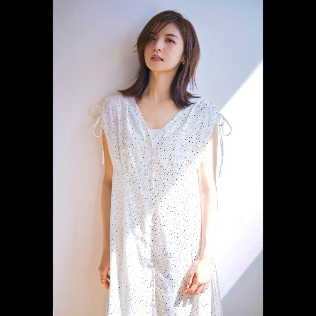 のインスタグラム：「渋沢あき　撮影：工晋平 . https://neutral-tokyo.com/models/shibusawa . #渋沢あき #nmtinc  #モデル #透明感 #美 #美容 #美肌 #cosmetics #skincare」