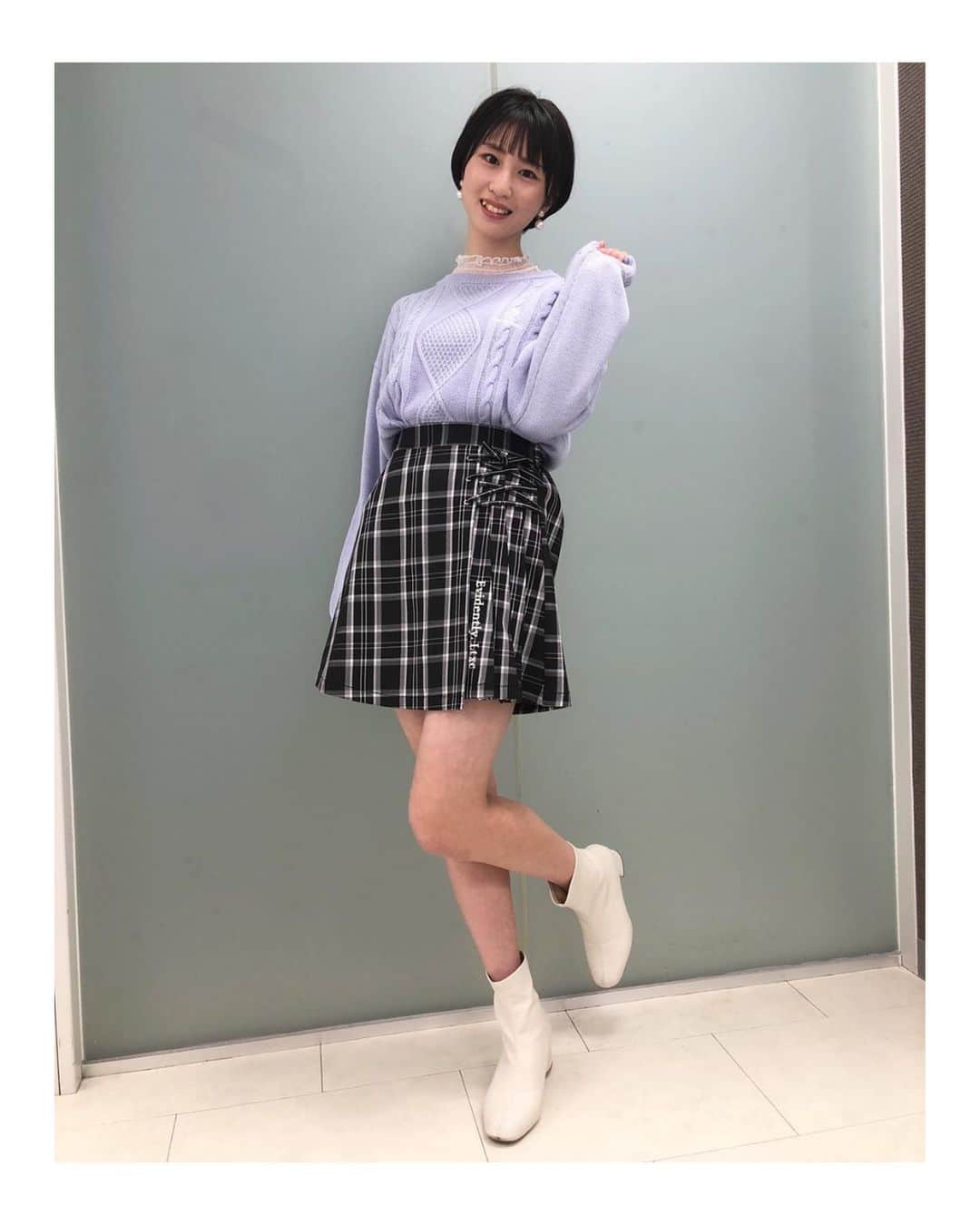 のインスタグラム：「821CAM📸- #fashion 🧣#YURINA  前回のゆりなーずるーむでお見せした Lovetoxicコーデです✨  そして本日のゆりなーずるーむは､､､ 受験前あるある❕ 共感できるかできないか、是非ご覧ください💫  #821honey #H821 #821 #ユリナ #WHO #CallMyName #japanesegirl #girlgroup #ulzzangfashion #ulzzangstyle #lovetoxic #受験生 #あるある #ゆりなーずるーむ #커플 #메이크 #데일리메이크업 #패션 #오오티디 #팔로미 #메이크업 #셀카 #셀피 #먹방」
