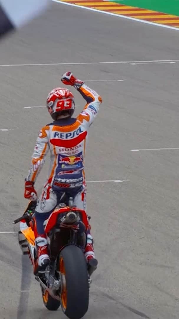 レプソル・ホンダのインスタグラム：「A multitude of athletes come together to wish @marcmarquez93 a very happy 28th birthday 🎂」