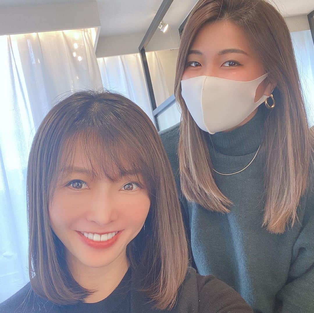 高村凛のインスタグラム：「先日行った#rrsalon  のトリートメント✨❤️ サラッサラになりました🤗✨❤️  子育てと仕事でなかなか自分にまでケア出来ないけど、 たまにはご褒美トリートメント❤️  @chisaki_inoue さん ありがとう😆✨  #haircare  #トリートメント #hairtreatment @rrsalon_」