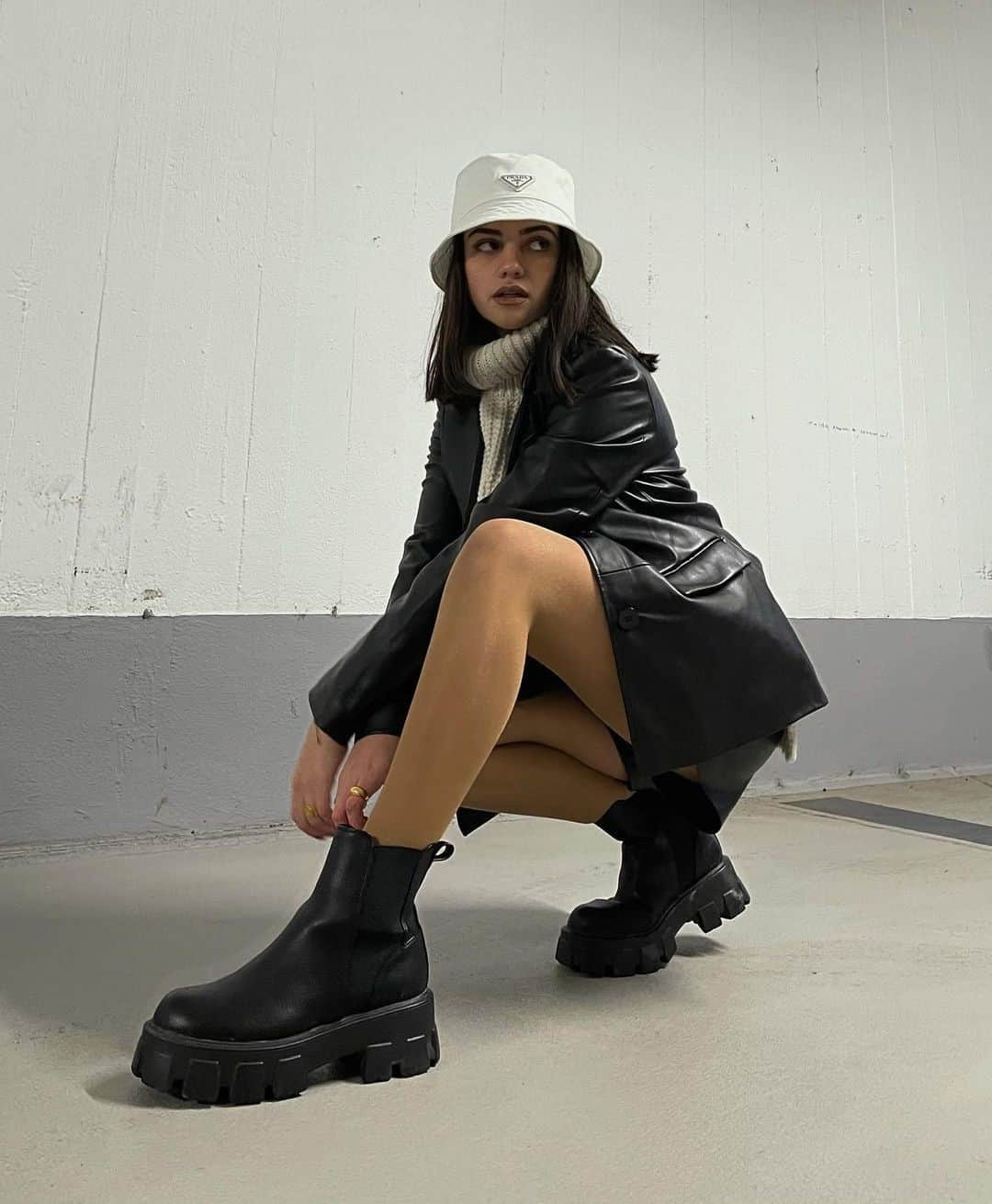 TALLY WEiJLさんのインスタグラム写真 - (TALLY WEiJLInstagram)「These boots are made for...looking effortlessly fly 🔥 @leannkmt is wearing our Black Chunky Sole Ankle Boots⁠ 🔎ABTRIDDER-BLK001⁠ ⁠ #TALLYWEiJL #chunkyboots #shoeheaven #shoes」2月17日 19時05分 - tally_weijl