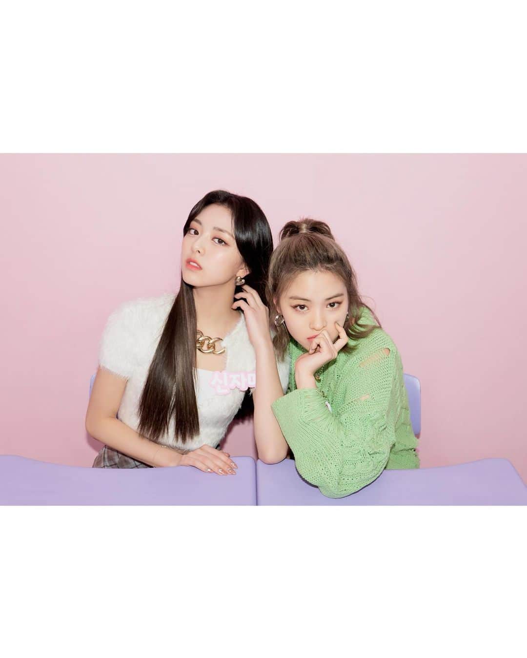 ITZYさんのインスタグラム写真 - (ITZYInstagram)「#2TZY #👩‍❤️‍👩」2月17日 19時09分 - itzy.all.in.us
