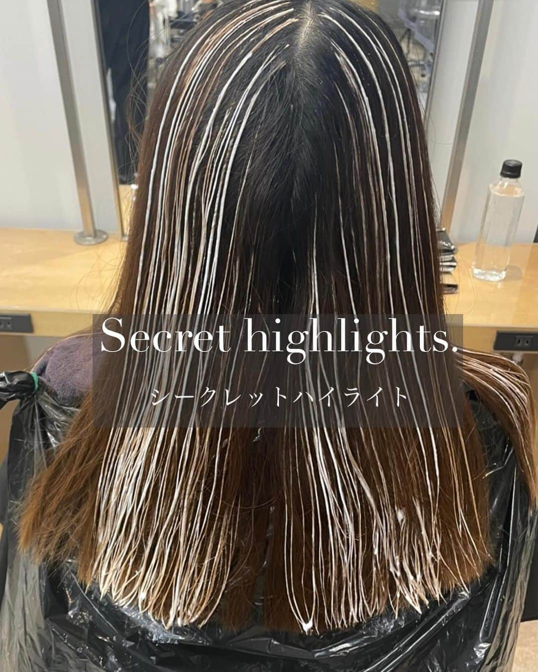 木村一平さんのインスタグラム写真 - (木村一平Instagram)「バッサリ✂︎ロブへ。ゆったりレイヤー派＊ 今回の投稿も是非ヘアチェンジの参考にしてみて下さい。  今回のカラーは、、 platina gray● sumire● pearl● の3色mix＊ ＊シークレットハイライト 入ってます。 ※詳細はswipe→してご覧下さい。  くすみ感があって暗めでも透明感と色持ちの良いカラーです◎ カットは、 ロブラインぎりぎりにナチュラルカット✂︎ くびれライン程極端なレイヤーではなく、ゆったりとした丸みが女性らしいレイヤーカットになっています。  ロブでも色っぽいって大事ですよね☝🏻  スタイリングもしやすく、ストレートでも◎  切りたてなのに、、 切った感じがなく、  "髪がその人に馴染む。"  僕の心掛けている事です。  レイヤーは、得意な人に切ってもらって下さい。 シルエットや毛量のバランスがかなり大事ですよ✨  今回の投稿も参考になったという方は、是非 "いいね！"ボタンをお願いします＊ 今後の投稿の参考にさせて頂きます。  【保存機能】を使うと見直すのに便利のでご活用下さい＊  こんなのが知りたい、、 こんなのが見てみたい、、 など投稿リクエストや ご質問はコメントまで✂︎  【木村一平の御予約について】 ▶︎プロフィールのURLからWEB予約でお願い致します＊WEB予約が×の場合でもお電話頂ければ、サロン状況によっておとりできる場合もありますので一度お電話下さい◎  ▶︎DMからの予約はおとりしておりませんので、ご了承下さい。。  @kimuraippei  @waystokyo  #キムラ髪#헤어컬러 #きりっぱなし#切りっぱなしボブ#レイヤーカット#外ハネミディアム #外ハネ#ロブヘア#外ハネボブ#バッサリカット#バッサリ#シークレットハイライト」2月17日 19時09分 - kimuraippei