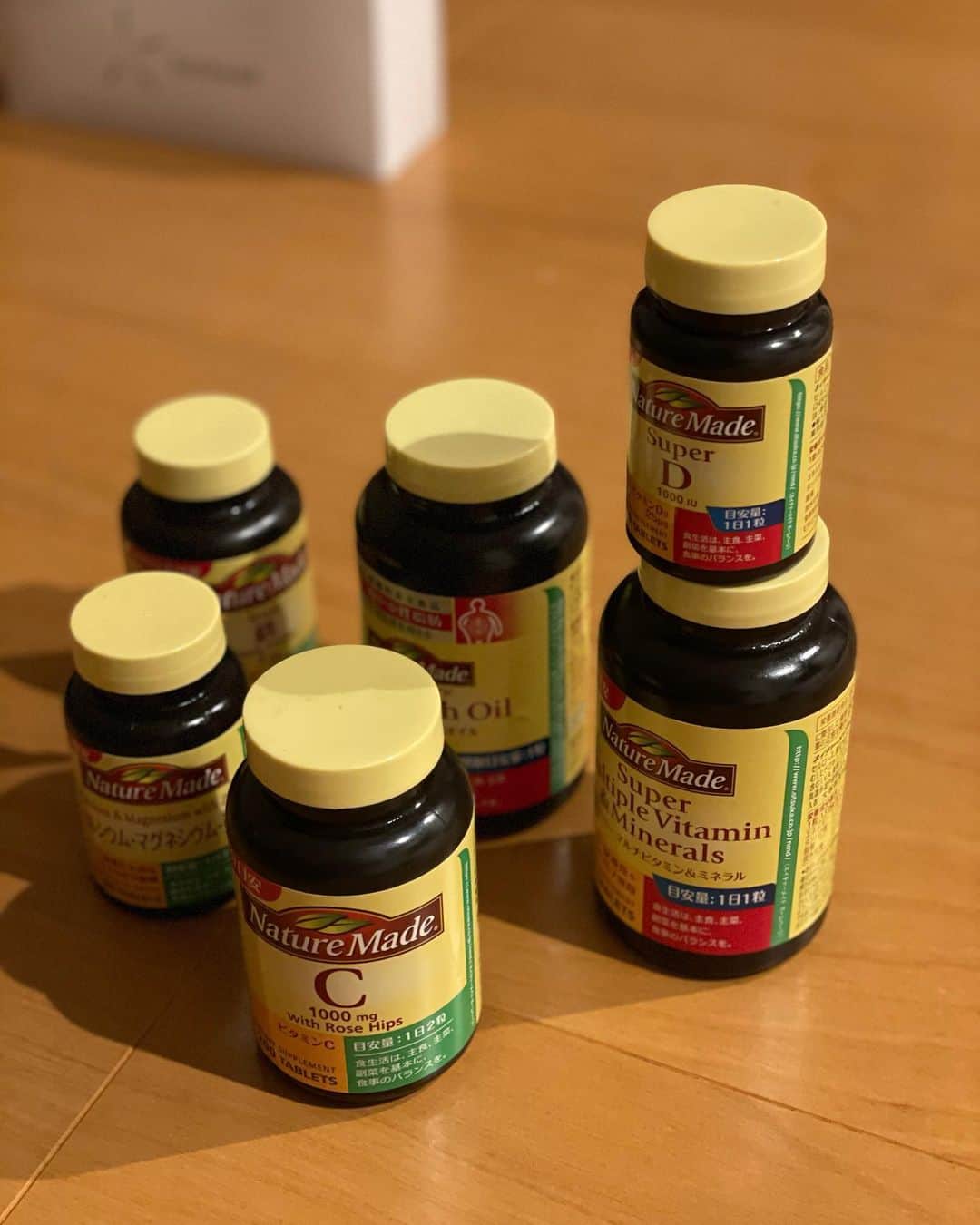 橋本英郎のインスタグラム：「【今年もお世話になります。】No.2 ネイチャーメイド。  必ず毎日飲んでます。  これを飲みだしてから健康バランスが落ち着いてきました。  今年もコンディション調整で一役かってもらいます。  #大塚製薬  #ネイチャーメイド  #fc今治  #橋本英郎」