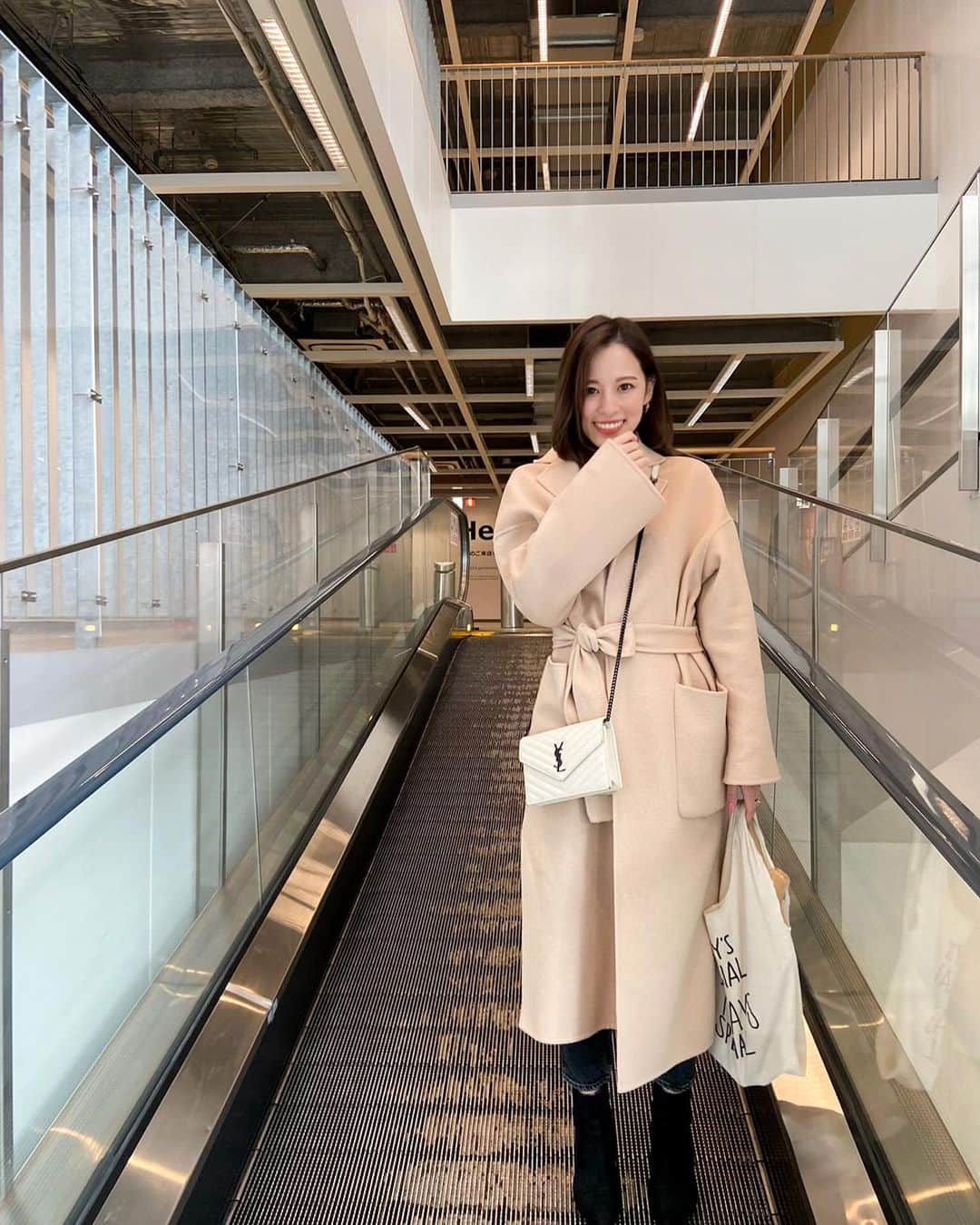 吉岡結紀のインスタグラム：「✐☡ ・ 📍IKEA 🛒💛💙 なんでそこで撮ったん？てなるよね☺️ ・ #ikea #kobe #outfits #IKEA感ゼロな1枚」