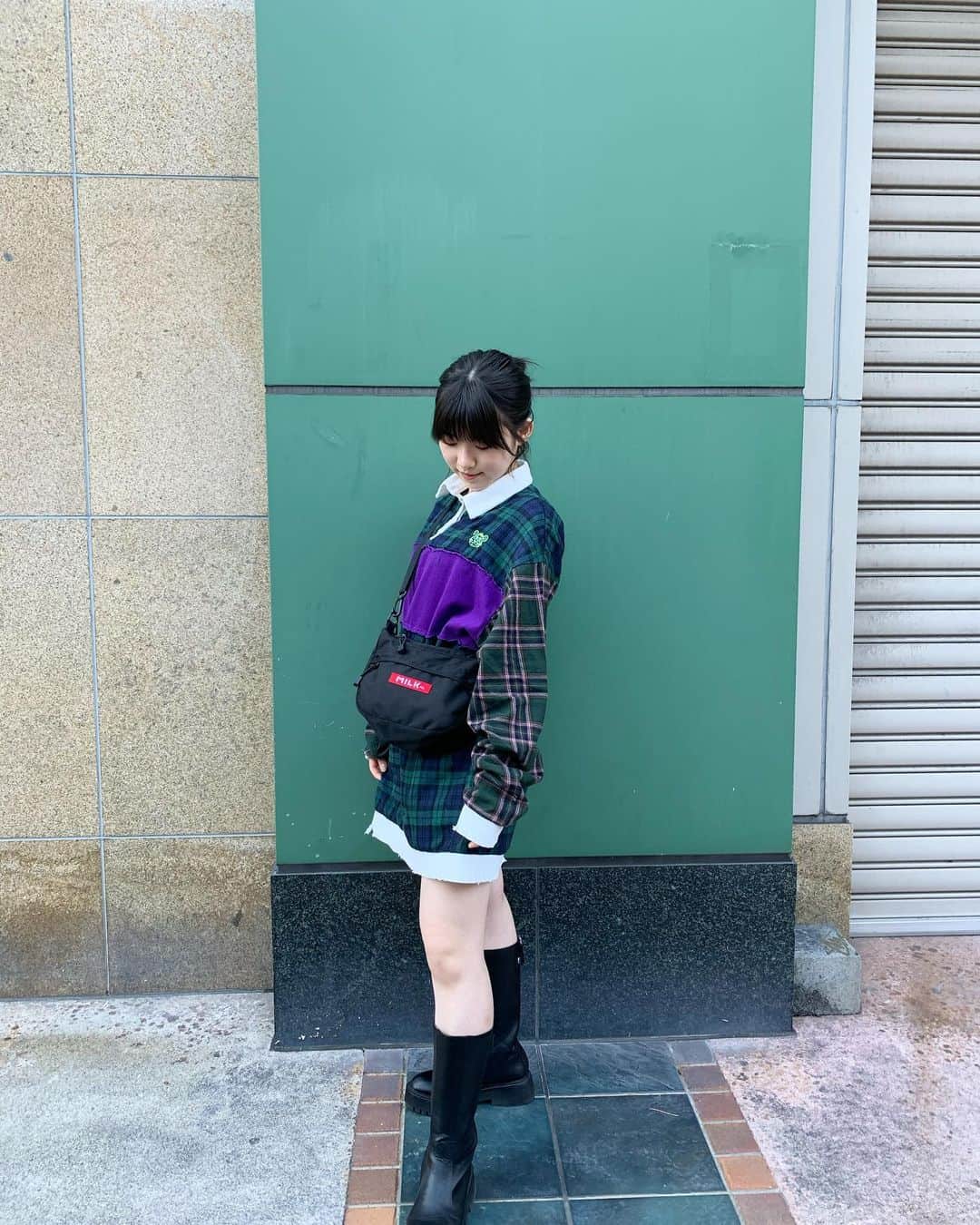 沢村りさのインスタグラム：「#まりもコーデ ☺︎﻿ ﻿ .﻿ ﻿ .﻿ ﻿ ﻿ #リリバリ #Lilyofthevalley﻿ #沢村りさ #まりも #jk #jk2﻿ #ヘアアレンジ #まとめ髪  #﻿コーデ #candystripper #チェック #くま #milkfed #ボディバッグ  ﻿#黒ブーツ #ロングブーツ #bershka  ﻿」