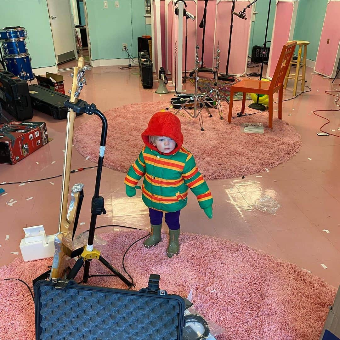 ウェイン・コインさんのインスタグラム写真 - (ウェイン・コインInstagram)「... ice day playing in the studio...」2月17日 10時40分 - waynecoyne5