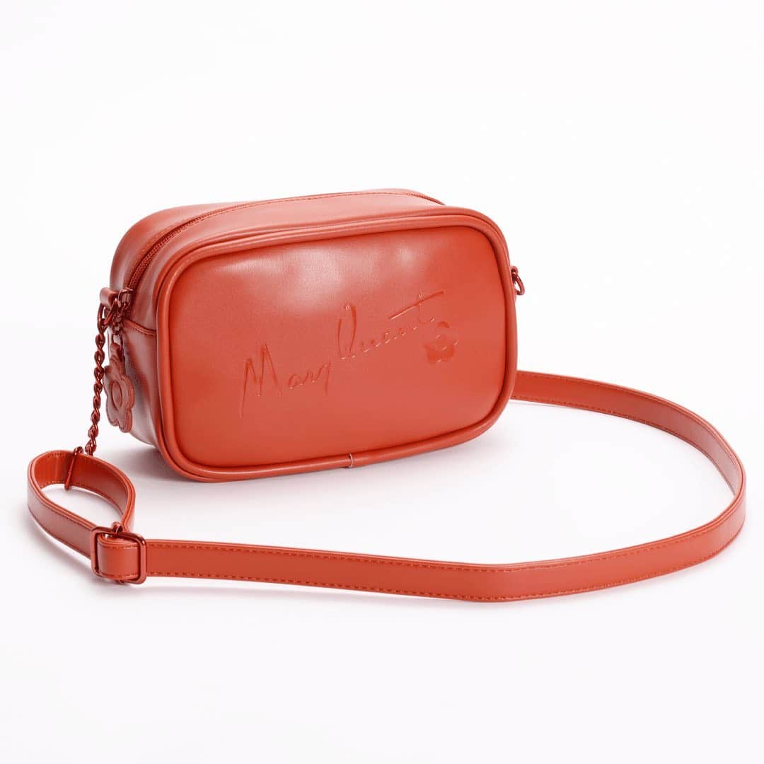 MARY QUANT officialのインスタグラム：「#カラーメタルスムースショルダー - #MARYQUANT #2021SPRING #NEWITEMS #FASHION #SHOULDERBAG - #マリークヮント #ショルダー #ショルダーバッグ #春バッグ」