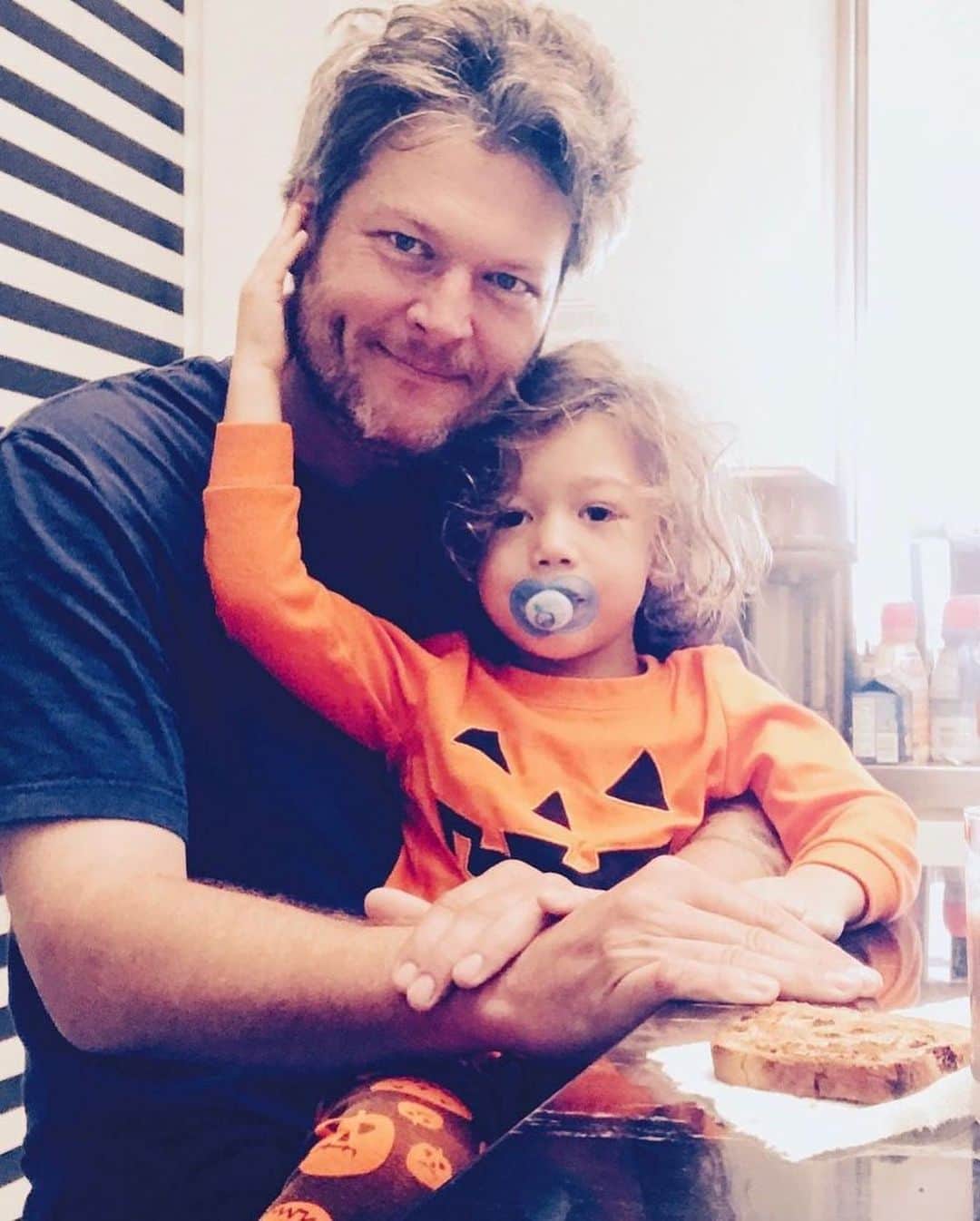 E! Onlineさんのインスタグラム写真 - (E! OnlineInstagram)「Family is not defined by blood. ❤️ Blake Shelton opens up about Gwen Stefani and becoming a step dad in our bio. (📷: Instagram)」2月17日 11時01分 - enews