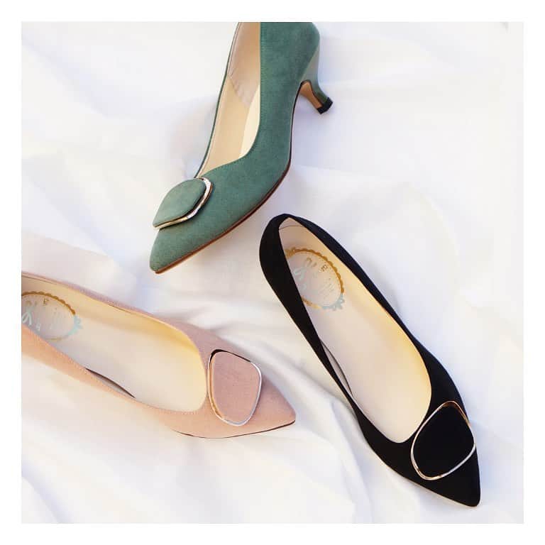 LazySwan新宿ミロード店さんのインスタグラム写真 - (LazySwan新宿ミロード店Instagram)「metalplate design pumps ・ 立体的なゴールドプレートデザインは足元に程良いバランスが♪ ・ 5,900yen＋tax color Black,Pink oak,Light green size 22.5-24.5cm ・ LazySwan Kamata,Totsuka,Tsurumi ON SALE /ONLINE STORE ON SALE ・ #LazySwan#レイジースワン #fashion#ファッション #shoes#シューズ#pumps#パンプス」2月17日 11時09分 - lazyswan_official