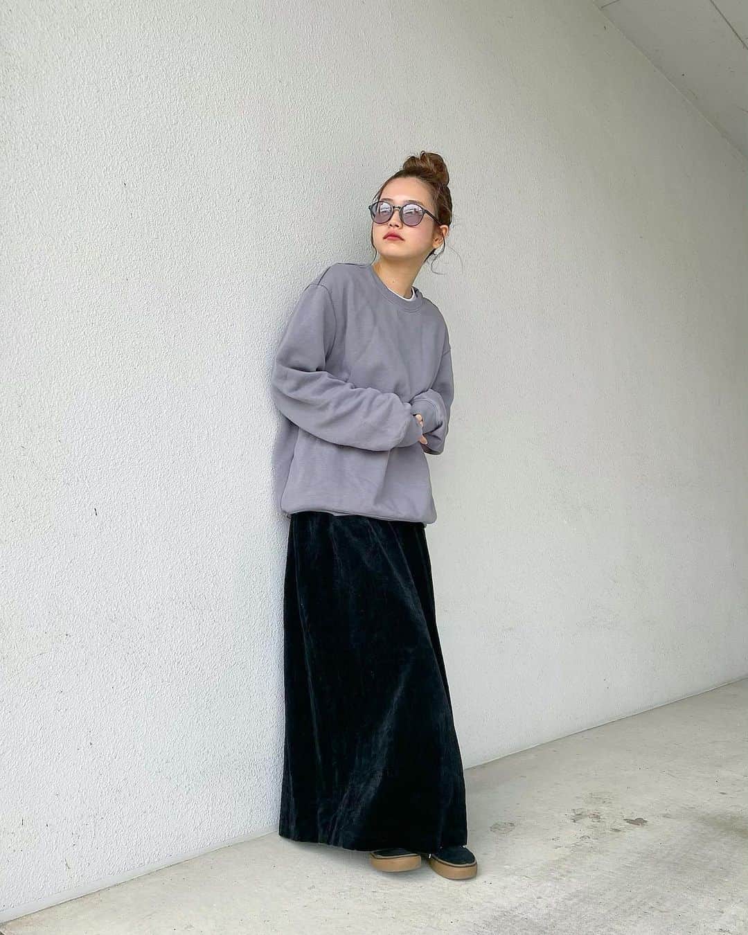 富久美玲のインスタグラム：「_ . ひっさびさの🍡 ロングだった頃はほぼお団子スタイルw . #私服#身長152cm#mireistylecode#ootd」