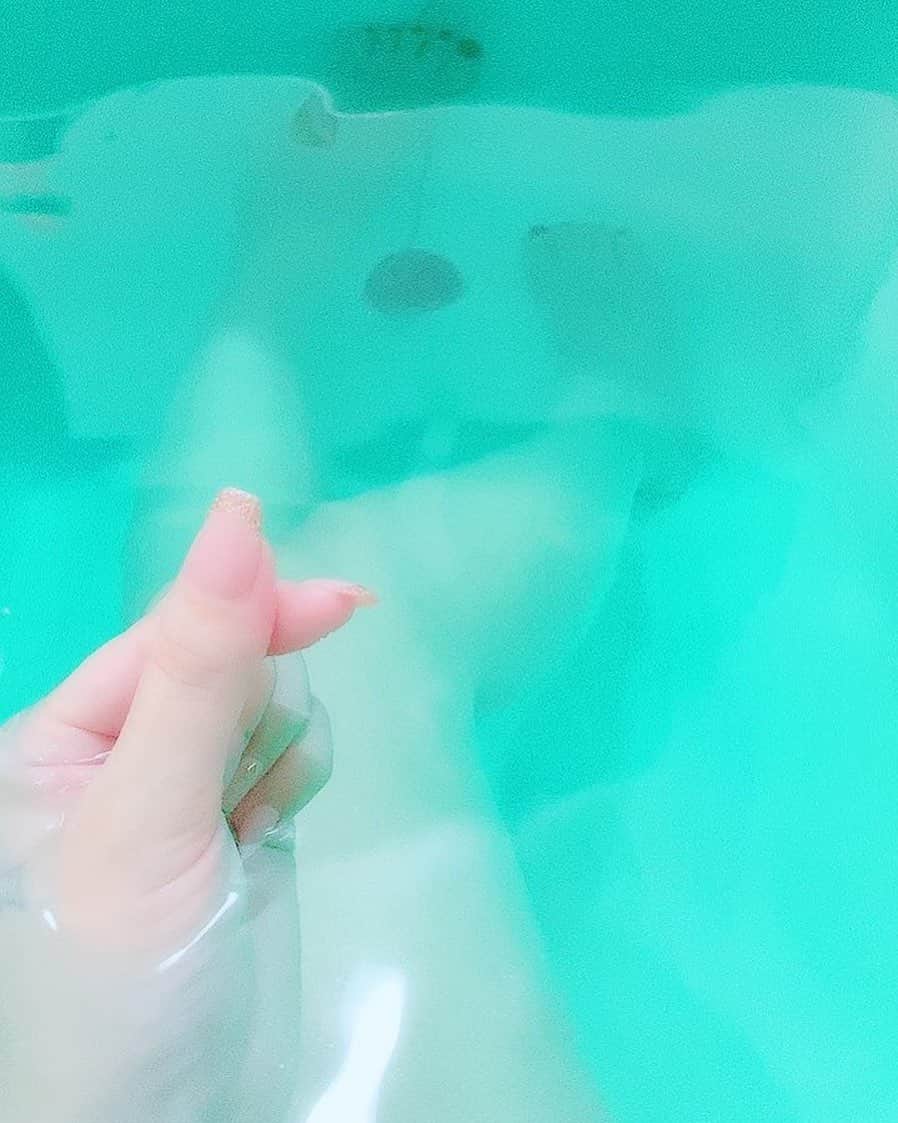 涼宮琴音のインスタグラム：「こんにちは」