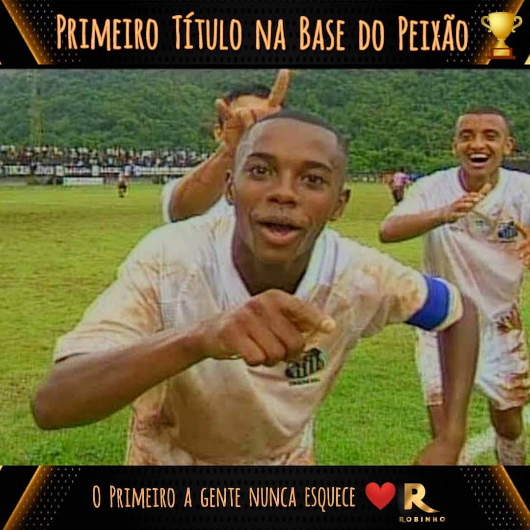 ロビーニョのインスタグラム：「Campeão Paulista Sub -17 , 2001.🏆   Lindos Momentos 🙌🏾  🛑 Primeiro título com a Camisa do Peixão na Base 👍🏾  #deusebomotempotodo 🙏🏽」