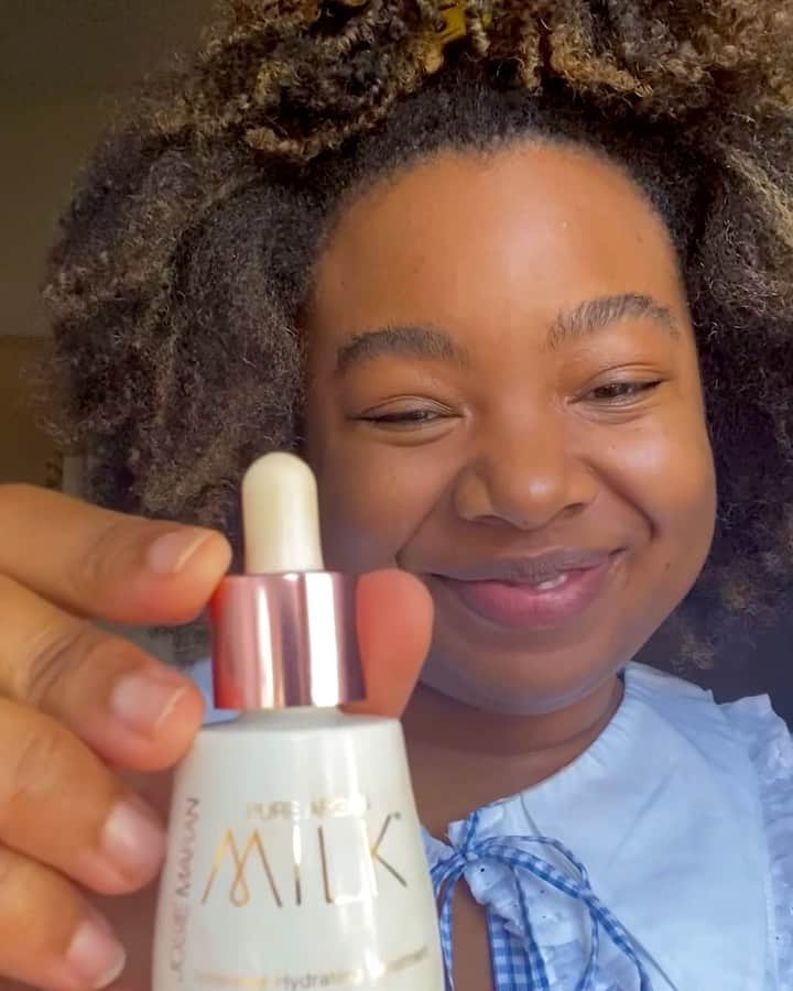 ジョジー・マランのインスタグラム：「@bluebannister is on the milky way 🌌 She preps and plumps her skin with Argan Milk Intensive Hydrating Treatment and then seals in the goodness with 100% Pure Argan Oil 💯」