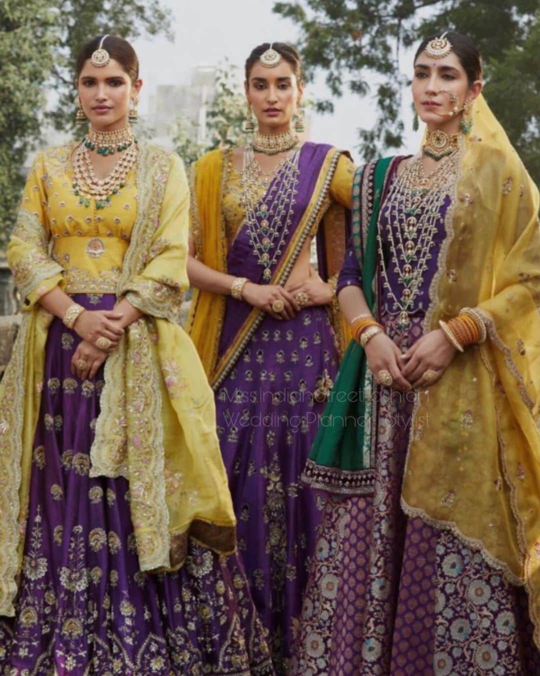 Indianstreetfashionのインスタグラム：「Such royal elegance 😍 #indianstreetfashion @indianstreetfashion #indianwedding #weddings #weddingsupplier #wedding #weddingsofinstagram #instawedding  #bridesofindia #bridesofinstagram #indianbridaloutfit #bridaloutfit #weddinglook  #bridestyle #weddingtrend #jewellery #weddinginspo #weddingplanner #weddingblogger #destinationwedding #jewellerydesigner  @kishandasjewellery  #weddingjewellery #weddingshopping #weddingseason #indiandesigner」