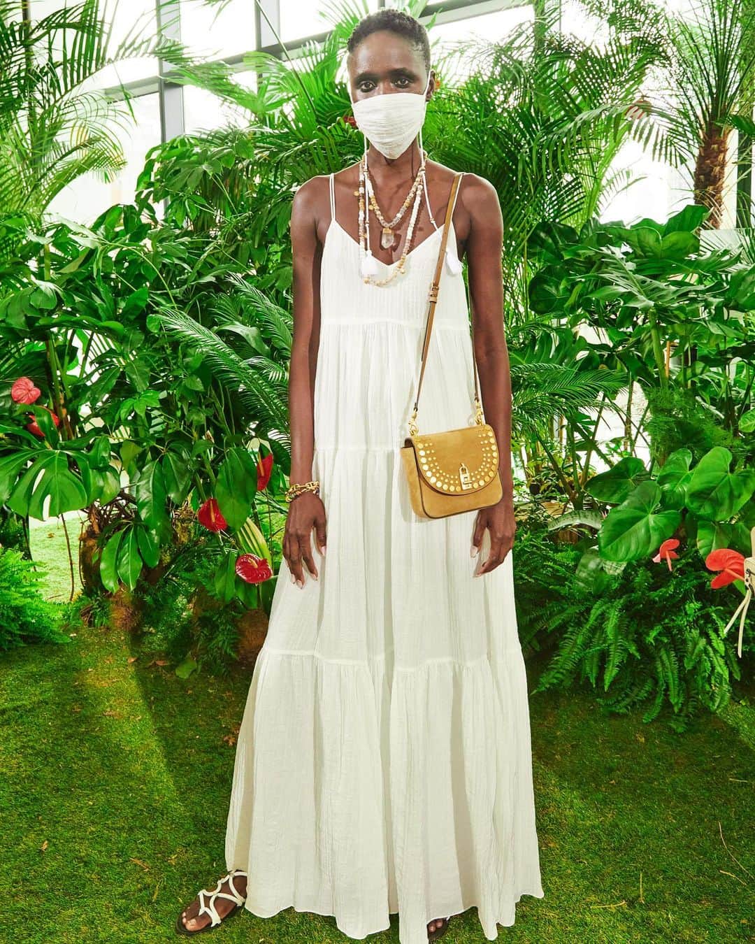 レベッカミンコフのインスタグラム：「This maxi is what Spring dress dreams are made of...」