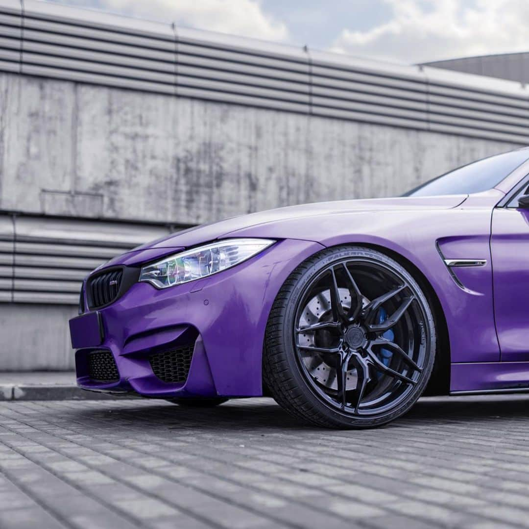 CARLiFESTYLEさんのインスタグラム写真 - (CARLiFESTYLEInstagram)「Purple BMW M4. YEA or No? Fitted with @concaverwheels #carlifestyle」2月17日 11時58分 - carlifestyle