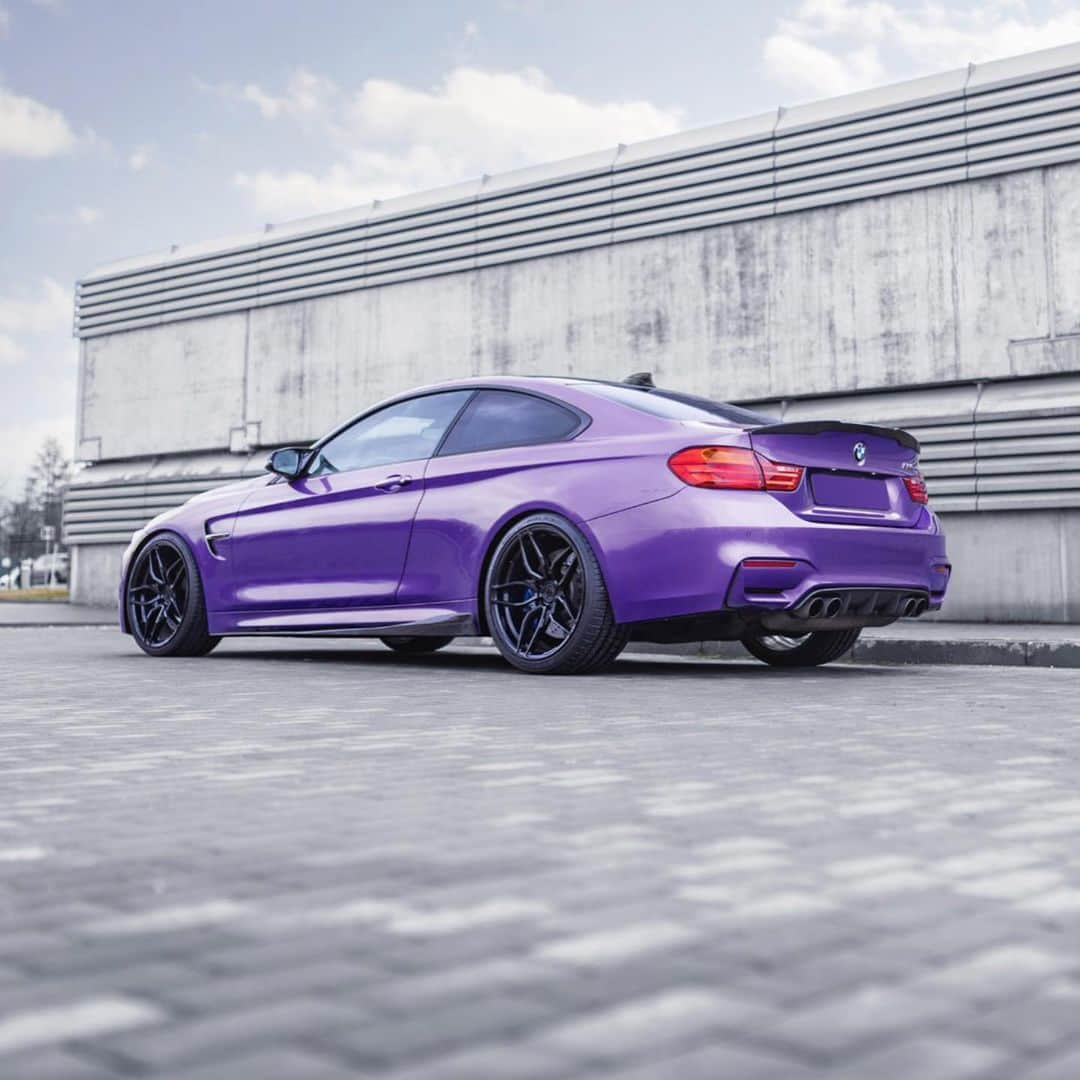 CARLiFESTYLEさんのインスタグラム写真 - (CARLiFESTYLEInstagram)「Purple BMW M4. YEA or No? Fitted with @concaverwheels #carlifestyle」2月17日 11時58分 - carlifestyle