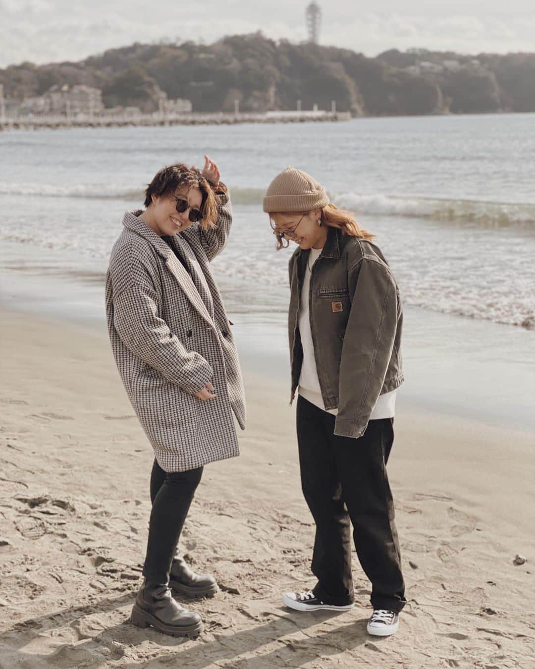 KONDOUMIYUのインスタグラム：「．  海好きの会〜 👦🏽👨🏽‍🦱👩🏽‍🦱🧒🏽  ひろとこうたくんは お互い東北出身で同い年で 意気投合しすぎてて笑った。笑  友達と彼氏が仲良くなるって 嬉しいよね〜 ✌🏽🤎  全員神奈川に住んでるから すぐ会えるし海に行けるのが ありがたい今日この頃 🙇🏽‍♂️  ．」