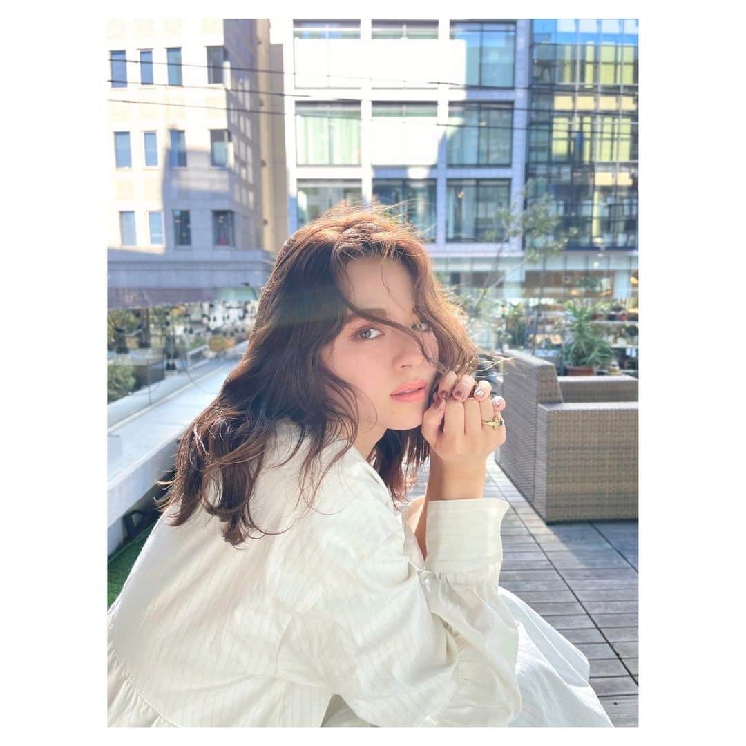 前原穂高のインスタグラム：「昨日は久しぶりに作品撮り✨ 一眼とiPhoneで撮ったけど これはiPhoneで撮れた1枚😍 長時間の撮影ありがとう！  @i_am_liliannn  @violet_hairsalon   #美容室Violet #表参道ヘアサロン #表参道美容室 #表参道美容院 #スタイル撮影 #撮影会 #韓国風アレンジ #20代ヘアスタイル #韓国ヘアスタイル #韓国ヘアアレンジ #韓国ヘアー #40代ヘアスタイル #30代ヘアスタイル #韓国トレンド #韓国風 #韓国スタイル #韓国風ヘア #韓国女子」