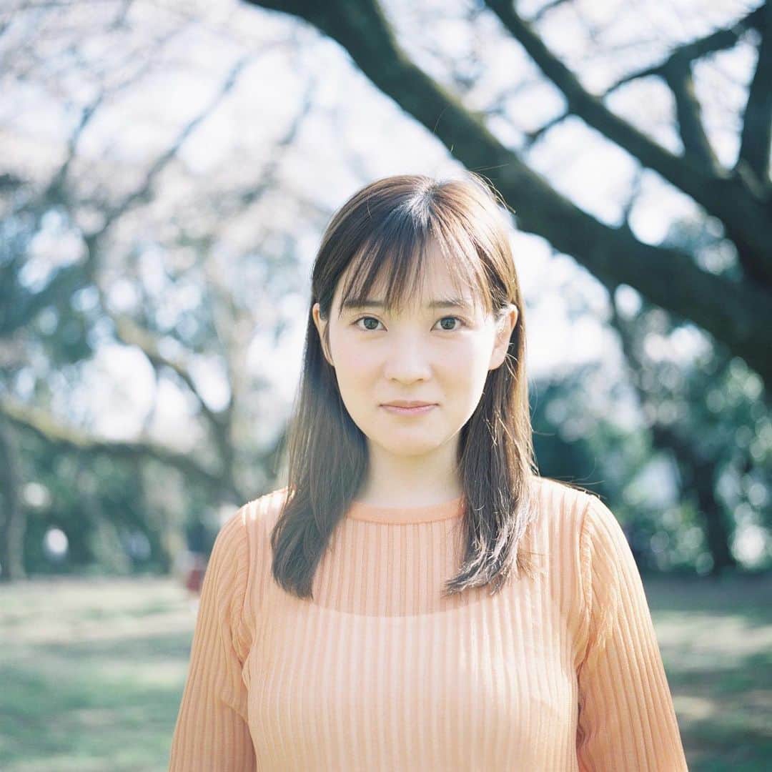 亜希子のインスタグラム：「最近、努力をし続けないと自分が目指している道には辿り着けないんだな、という当たり前のことに気づきました。  一方で、その努力をするためには根性論以上に「それをしているとすごく楽しい」という感情が必要な気がしました。  本日は真面目なポエミー投稿でございました。  photo by:🦌💫」