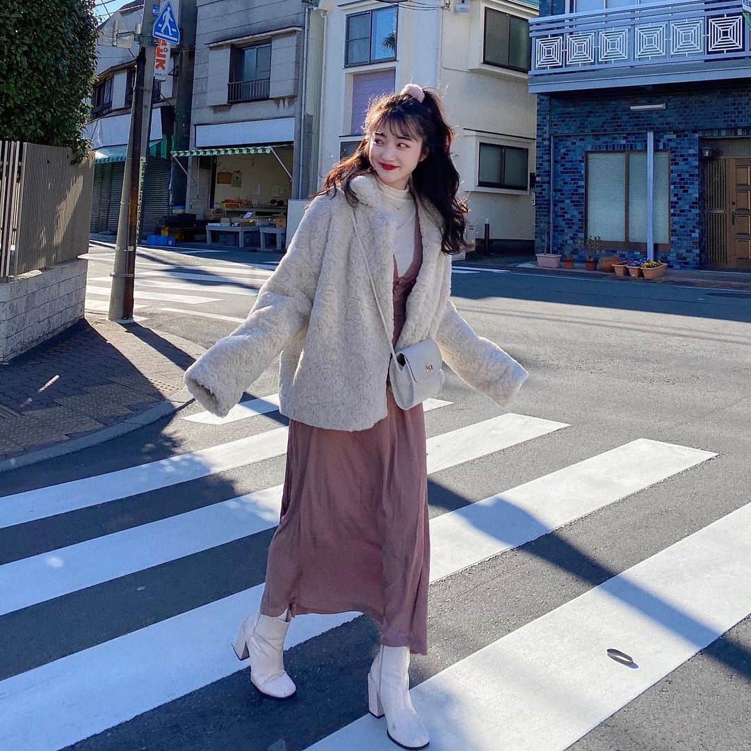 河﨑莉奈のインスタグラム：「🌷💕☁️」
